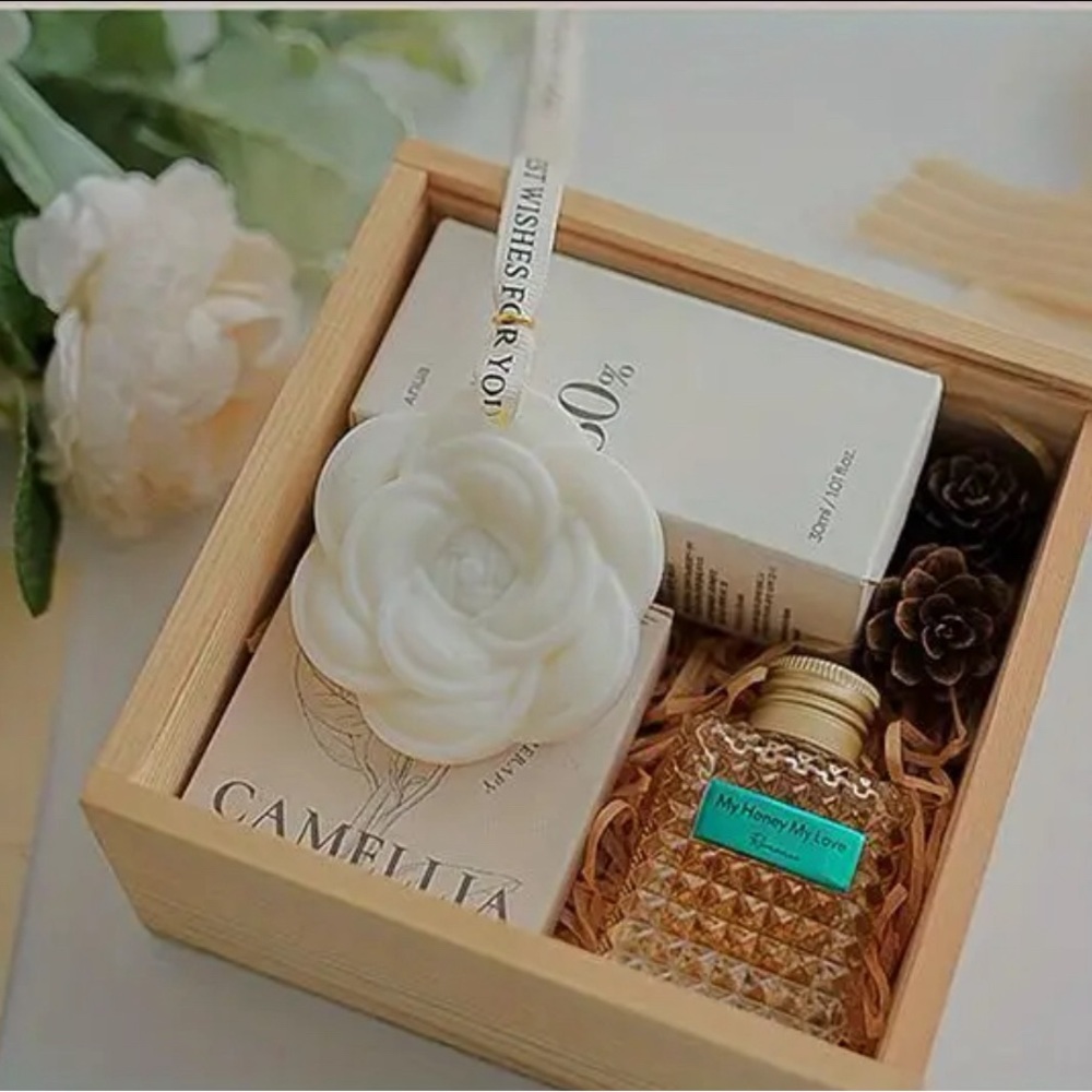 NEW🌸Camellia Scented Pendant(white tea)⚪️